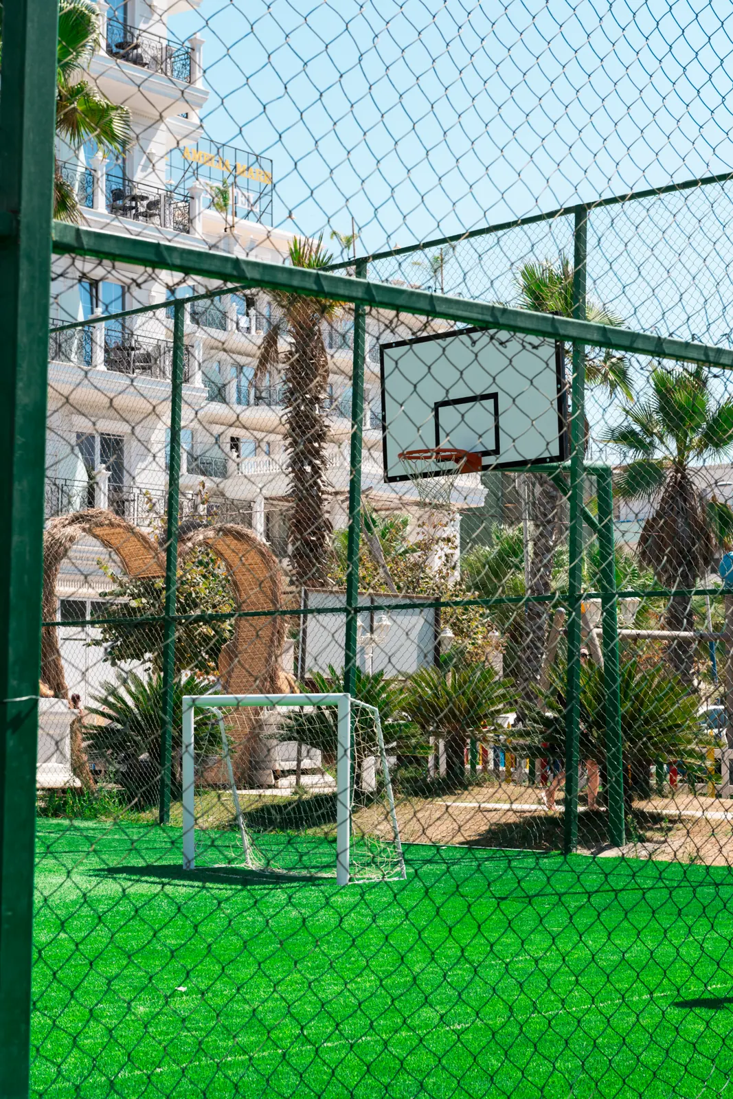 Zbulo Durrësin & Tiranën nga Golemi - Amelia Mare Hotel